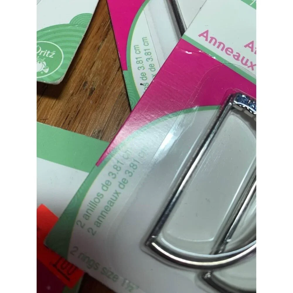 Dritz Boutique 9 pks Jeweled D Rings and 1 pk D Rings Belt Making - New - Picture 4 of 12